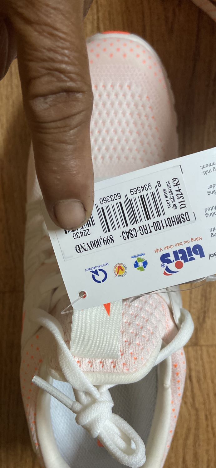 Quá xịn xò. Hàng VN đẳng cấp thế giới. Tôi luôn trung thành với thương hiệu Bitis. Từ giày đi công tác, thể dục, dạo phố, sang nước ngoài... tôi luôn tin yêu và ủng hộ hãng. Vừa rồi săn được giá quá thơm bơ 450k. Mọi người cứ mua mà dùng, tôi review một cách trung thực đấy