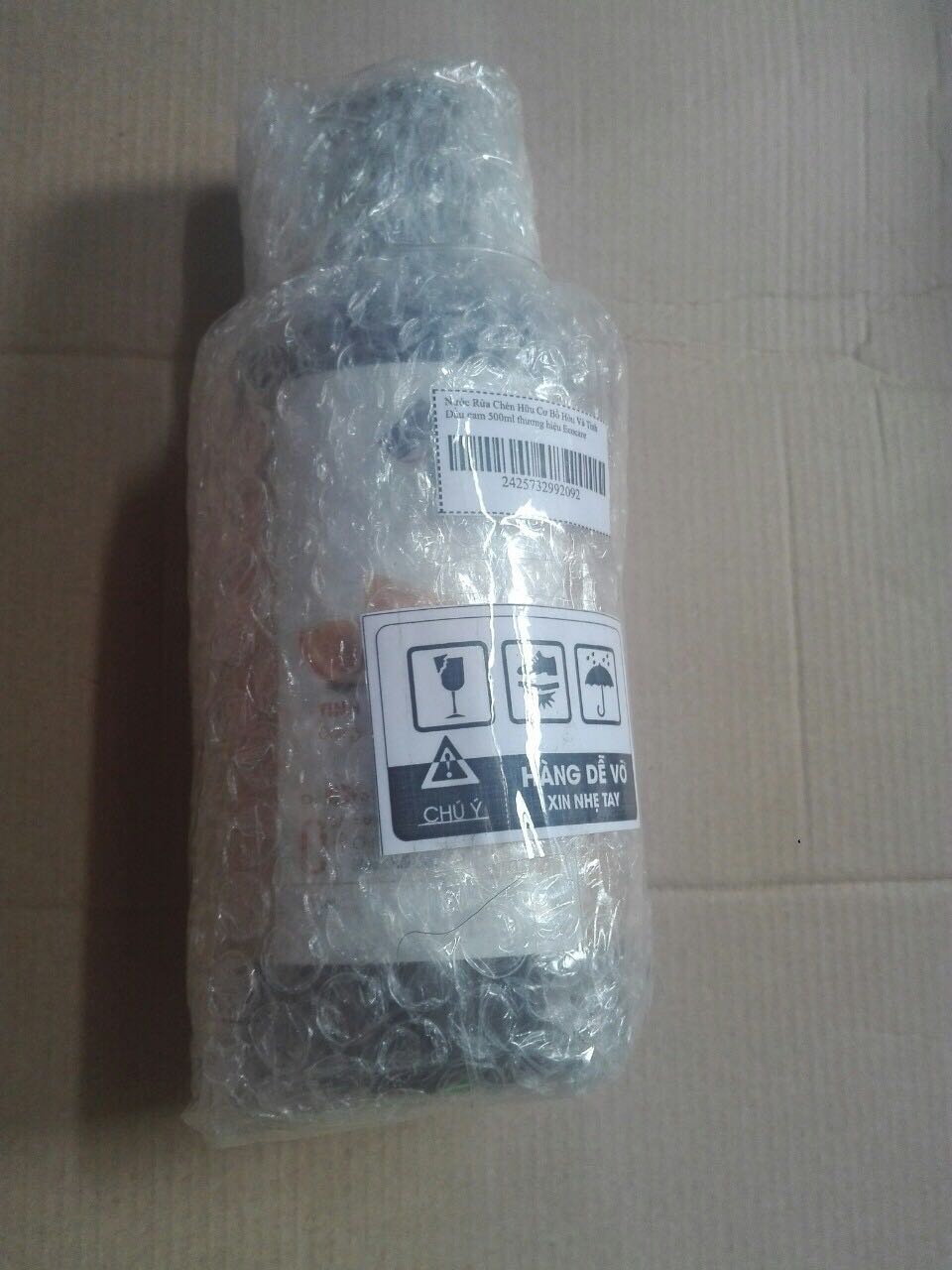 Nhiều người bảo nước rửa bát hữu cơ không sạch như nước rửa bát thông thường nhưng cá nhân mình thấy dùng rửa vẫn rất sạch. Mà mùi cam thơm tự nhiên.