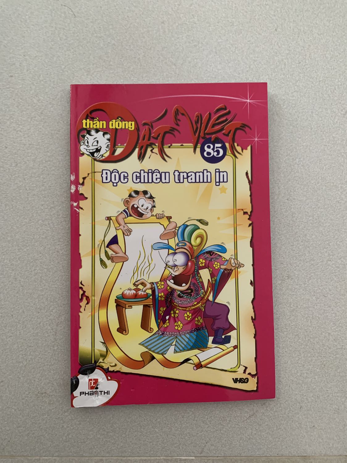 Thần Đồng Đất Việt là bộ sách rất nên mua cho các bé đọc để thoả mãn sự tò mò và khuyến khích các bé tìm tòi, khám phá! Bộ sách thuần Việt nên có trong tủ sách gia đình, phù hợp mọi lứa tuổi ^^