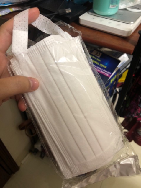Khẩu trang xịn lắm, quai rất chắc chắn mà đeo không bị đau tai, sẽ tiếp tục ủng hộ shop