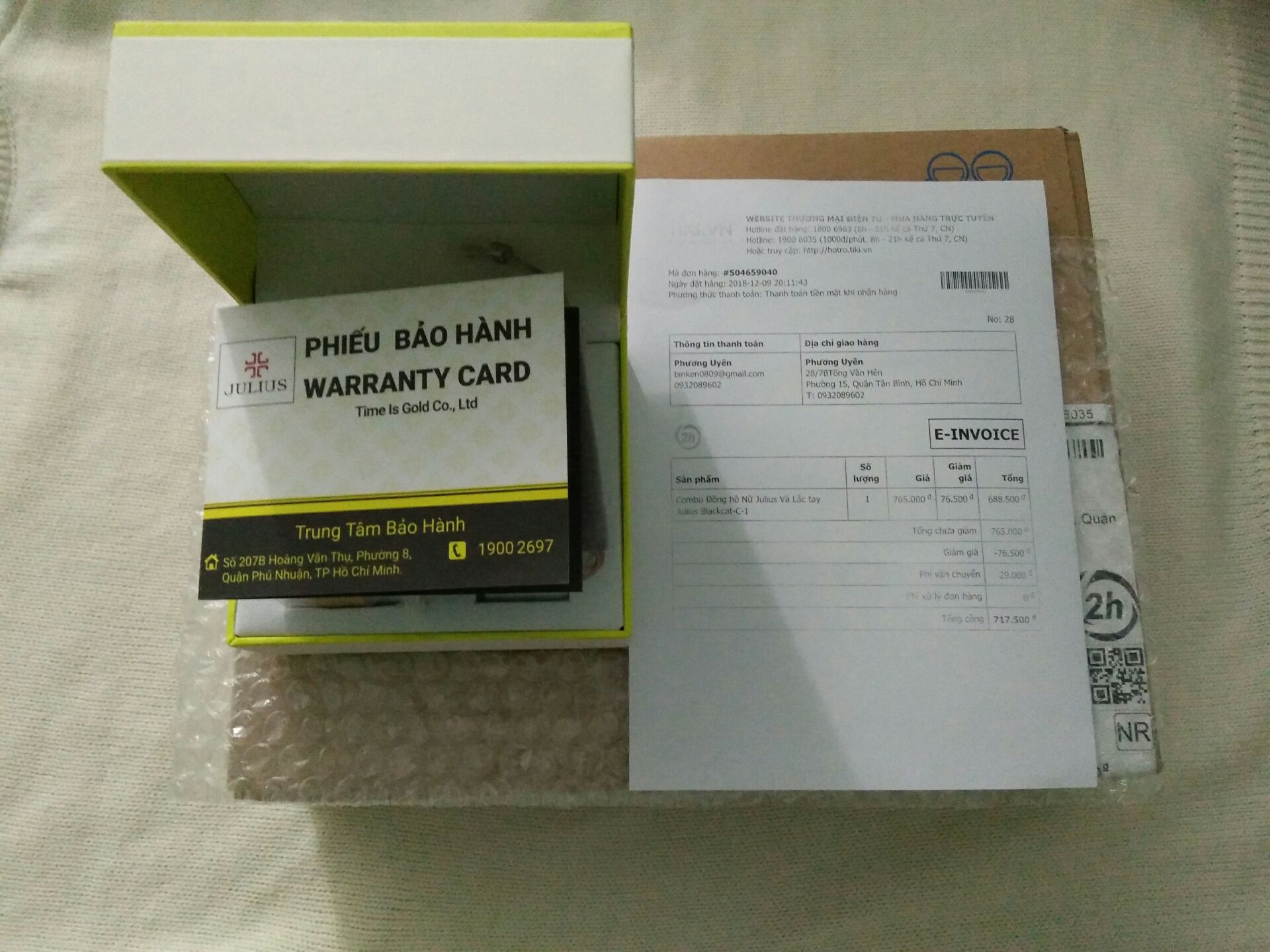 Nhận hàng xong thích cực kỳ, sản phẩm đẹp như trong hình luôn. Và đặc biệt là tiki đóng gói rất cẩn thẩn còn gắn mác là "Hàng dễ vỡ" nữa chứ. Các bạn nên sở hữu một cái khi có  lương nhé. Nói chung là rất đáng tiền ??❤