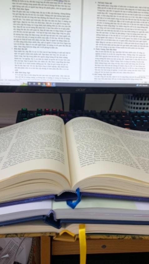 Sách này dành cho người am hiểu về chiêm tinh rồi, chứ như mình ko hiểu gì 😂😂 Để em nó ngâm cứu sau vậy