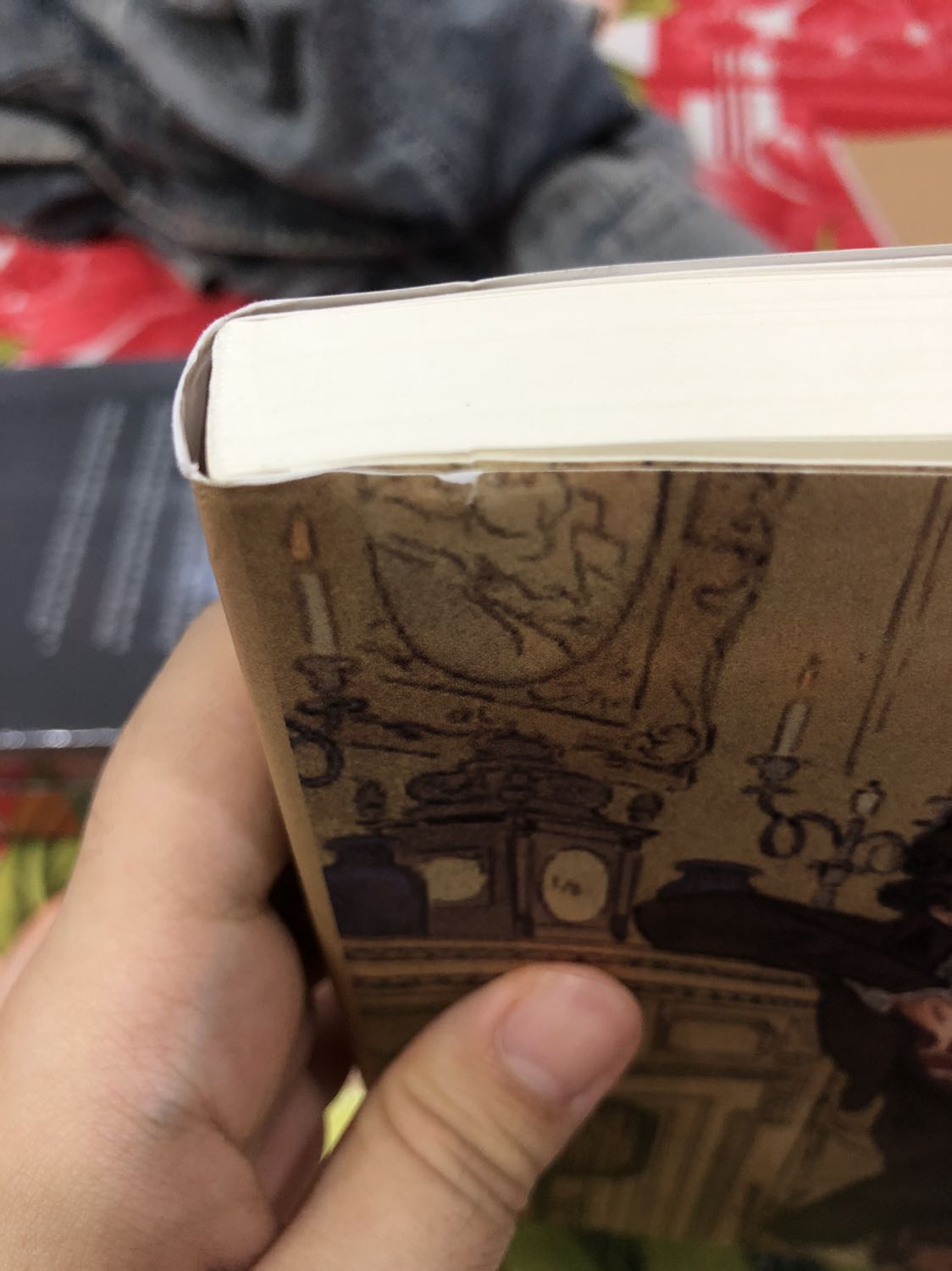 Hàng tốt, cơ mà vẫn còn một số lỗi, mình nghĩ một phần cũng do vận chuyển. Bìa ngoài bị rách một tẹo, trông ko đẹp. Nhưng dẫu sao mình cũng ko quan trọng hình thức lắm nên tạm chấp nhận n đc. Cảm ơn Tiki vì đã giao đơn hàng đến tay mình! Thanks!