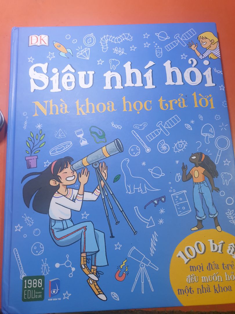 Giao hàng rất nhanh, giấy dày, màu sắc đẹp, nội dung phong phú.