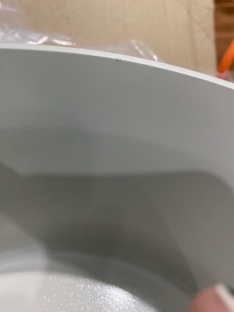 Đóng gói rất kỹ nhưng lại bị tróc ngay miệng nồi, đây là lỗi từ trước không phải do vận chuyển. Tôi muốn được đỏi lại sản phẩm khác. 
Tiki đã đổi lại cho tôi sản phẩm khác,hỗ trợ rất nhanh. Rất hài lòng về sản phẩm và dịch vụ hậu mãi của Tiki