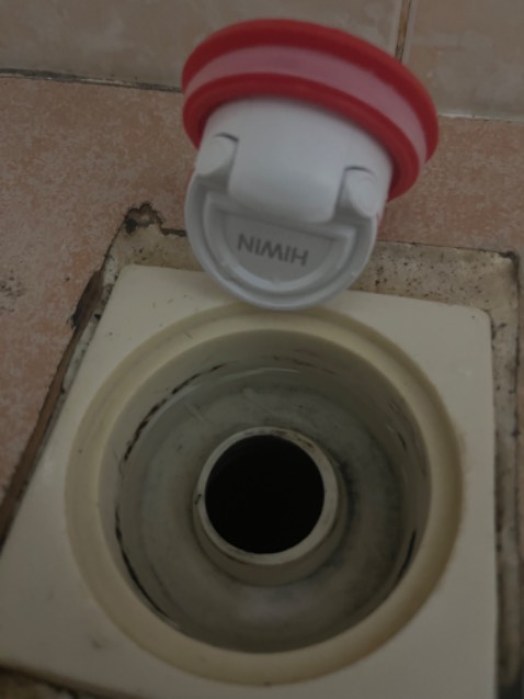 Chả lắp được vào chỗ thoát nước tầng nào cả. Chán quá. Shop đổi cho loại khác