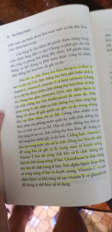 Mới đọc phần nói về ô xy hóa gây bệnh tật ung thư ra sao thấy có nhiều thông tin hay, các bạn nên mua và đọc sách này nhé