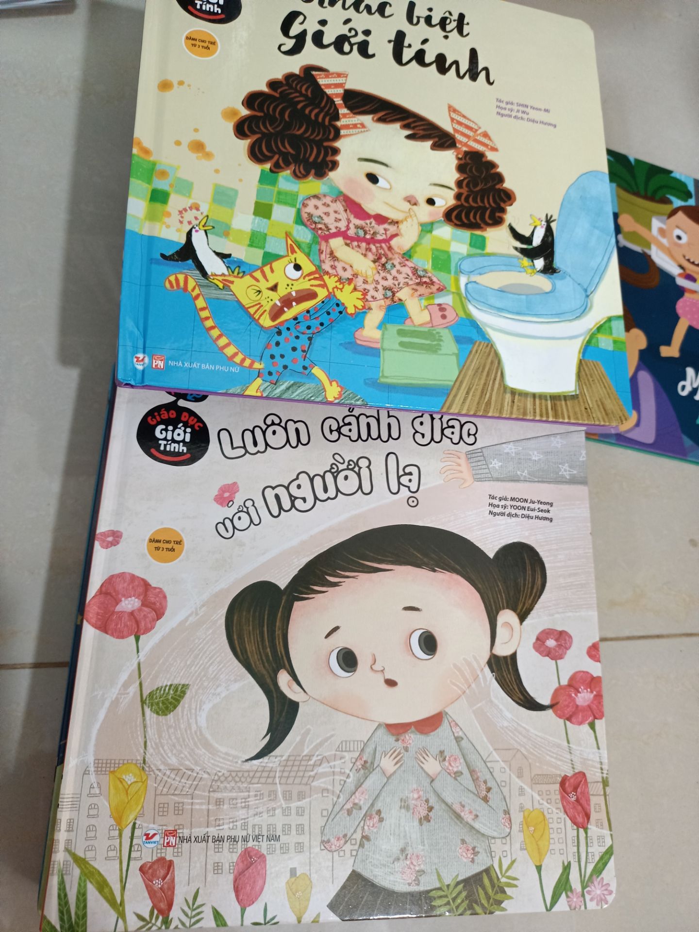 bìa sách dày dặn hơn mình nghĩ, sách đẹp ...giáo dục giới tính cho con bảo vệ mình bằng sách như này giúp bme dễ dàng hơn...