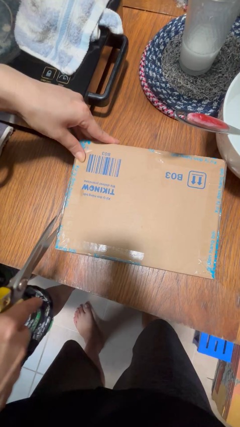 Sách oke nhưng đóng gói hơi sơ sài may sách vẫn ko bị gì :))) đặt hoả tốc mà ship nhanh phết 10 điểm 😍