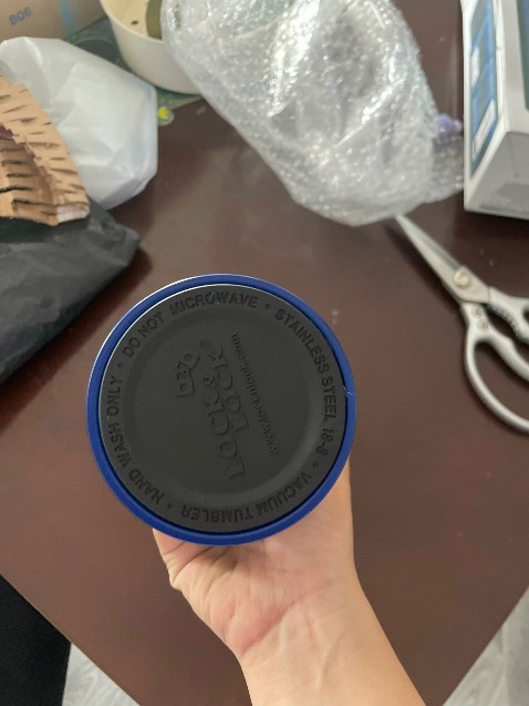 Sản phẩm rất là đẹp ạ.. nhìn sang . Chất lượng thì tin tưởng lock lock .bình khá bự nhé. Nữ xài hơi mỏi tay. Nam xài ok nek. M mua cho ck.