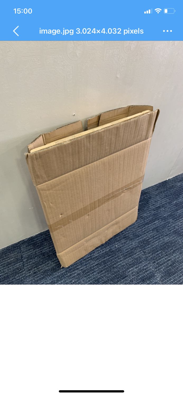 Bàn chỉ cao 22cm thay vì 28cm như thông tin về sp đã đưa. Nhờ Tiki trả lại nhà cung cấp giúp.