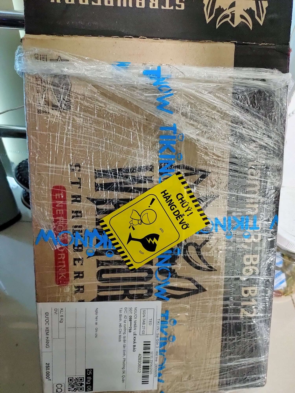 Mua chủ yếu cào cho vui mà cuối cùng giao cho 1 thùng sản xuất từ tháng 11 năm ngoái, không có event
giá thì đắt hơn rất nhiều so với mua lẻ.
giao hàng không đúng với event PUBG.
treo đầu dê bán thịt *** à