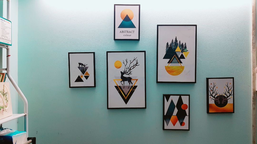 Hàng được đóng gói kỹ, màu tranh đẹp, giao hàng nhanh, có thêm lớp kính bên ngoài càng tuyệt hơn