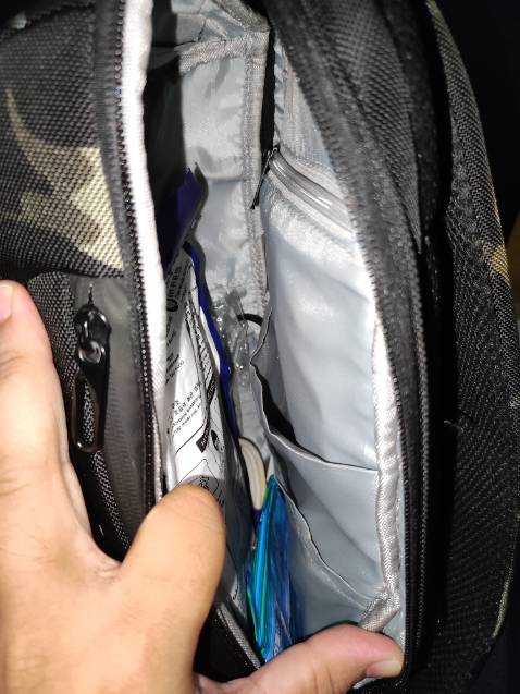 Sp ổn, giao hàng nhanh, khoá mã dễ điều chỉnh, các ngăn chứa rộng rãi, dây đeo êm ái