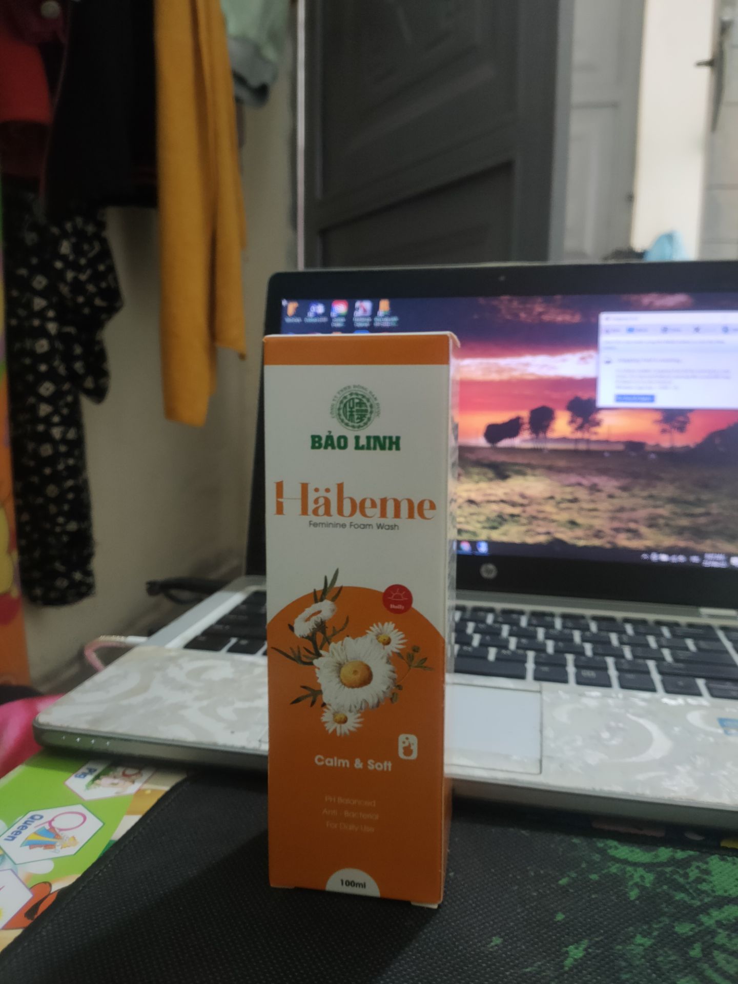 Sản phẩm có mùi dễ chịu, dạng bọt nên tiện sử dụng. Giá rẻ mà đc chai to ghê :)))