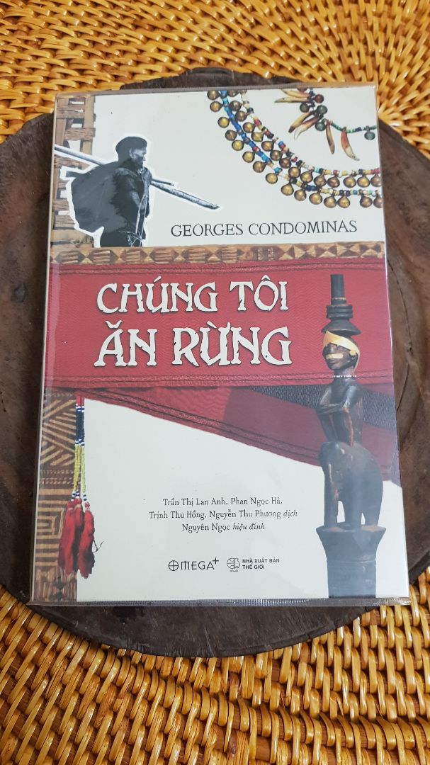 Sách viết về Tây Nguyên của Georges Condominas thì nội dung ko có gì phải bàn, có nhiều kiến thức và giá trị cho ai muốn tìm hiểu Tây Nguyên. Sách in chữ rõ ràng, dễ đọc, tuy nhiên hình ảnh hơi mờ và nhỏ. Tiki giao hàng nhanh nhưng đóng gói chưa cẩn thận (ko chèn hàng kỹ trong hộp) nên hộp giấy bị rách và gãy góc sách.