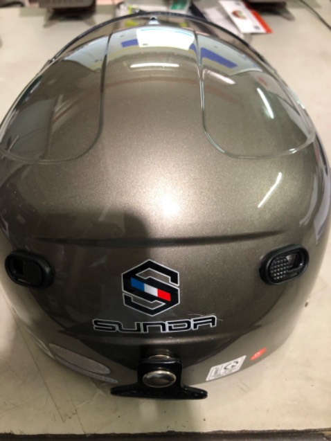 Đặt Xám mờ,  vào xám bóng, Nón đẹp nhẹ, rất ưng ý . tiếc shop giao không đúng xám mở, còn độ bền thời gian sử dụng mới biết.👍👍👍