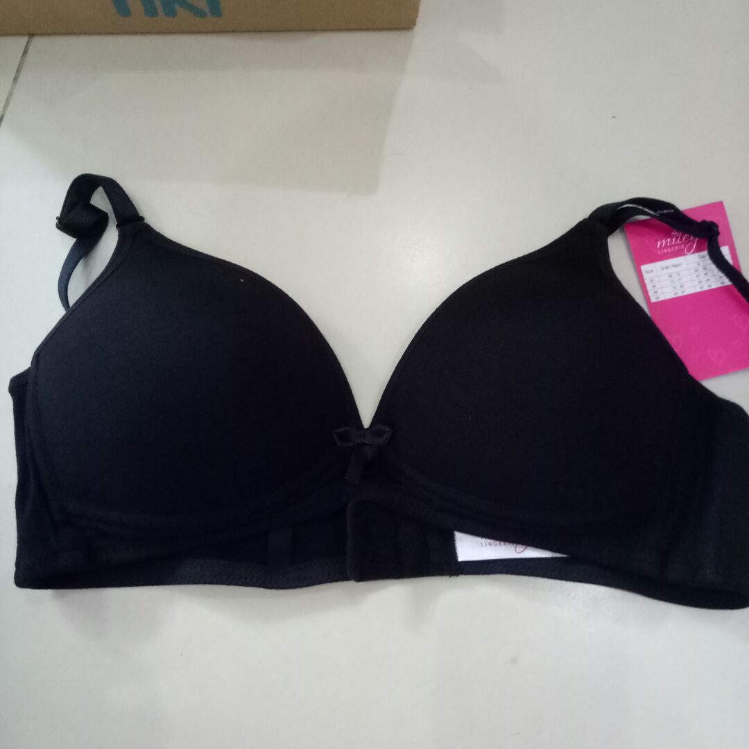 Mình cũng lần đầu mua áo nhãn hàng này nên cũng lo lo ko biết mặc vừa không, nhưng nhận được hàng cầm áo trên tay cảm giác rất thích, nhẹ mềm êm, định mua loại không gọng để mặc nhà cho thoải mái, chắc sẽ đặt mua tiếp ?