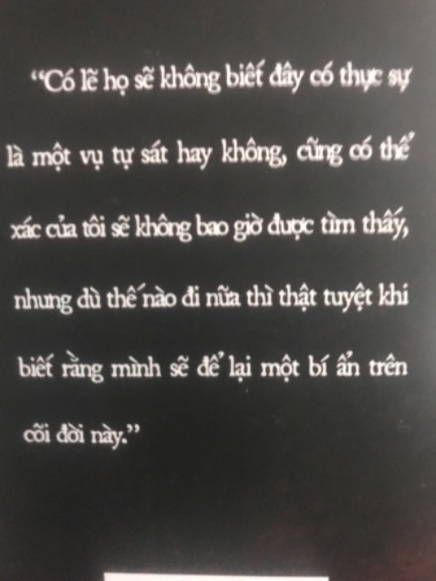 Sách có bìa đẹp ko có bao sách, nhg ko bị móp méo, hơi có bụi bám trên sách , giao hàng nhanh, nay đặt mai có rồi. Nội dung của cuốn sách cũng hay phù hợp với bạn nào yêu thích truyện thể loại tâm lý, kinh dị.