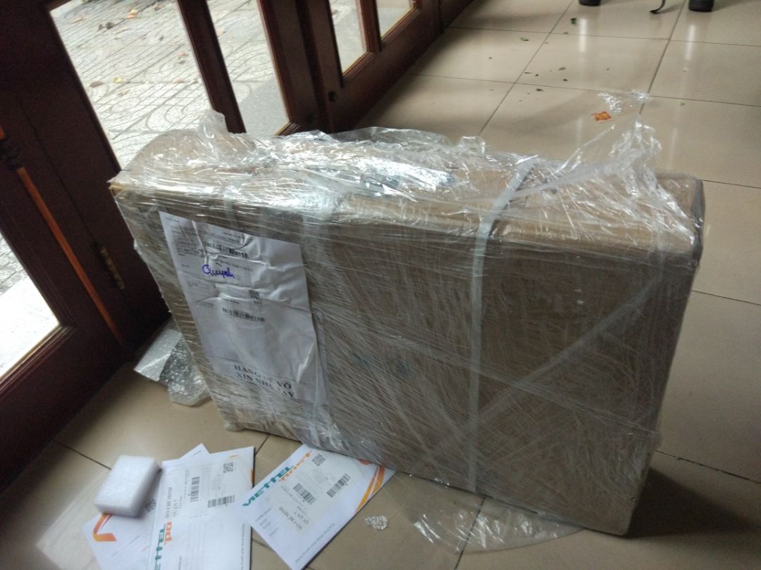 Hàng Elica xịn sò mà ko hiểu sao cái kính lại nhỏ hơn so với hình và con đang xài