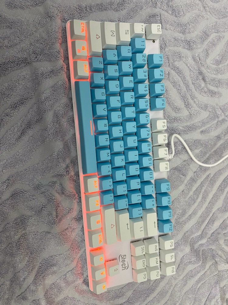 mới nhận hàng sáng nay. 
Nhìn nhận ban đầu bàn phím sử dụng khá tốt, đánh êm tay, đèn đóm đầy đủ :)
Với tầm giá như của shop thì khuyên dùng. mới nhận hàng sáng nay. 
Nhìn nhận ban đầu bàn phím sử dụng khá tốt, đánh êm tay, đèn đóm đầy đủ :)
Với tầm giá như của shop thì khuyên dùng.