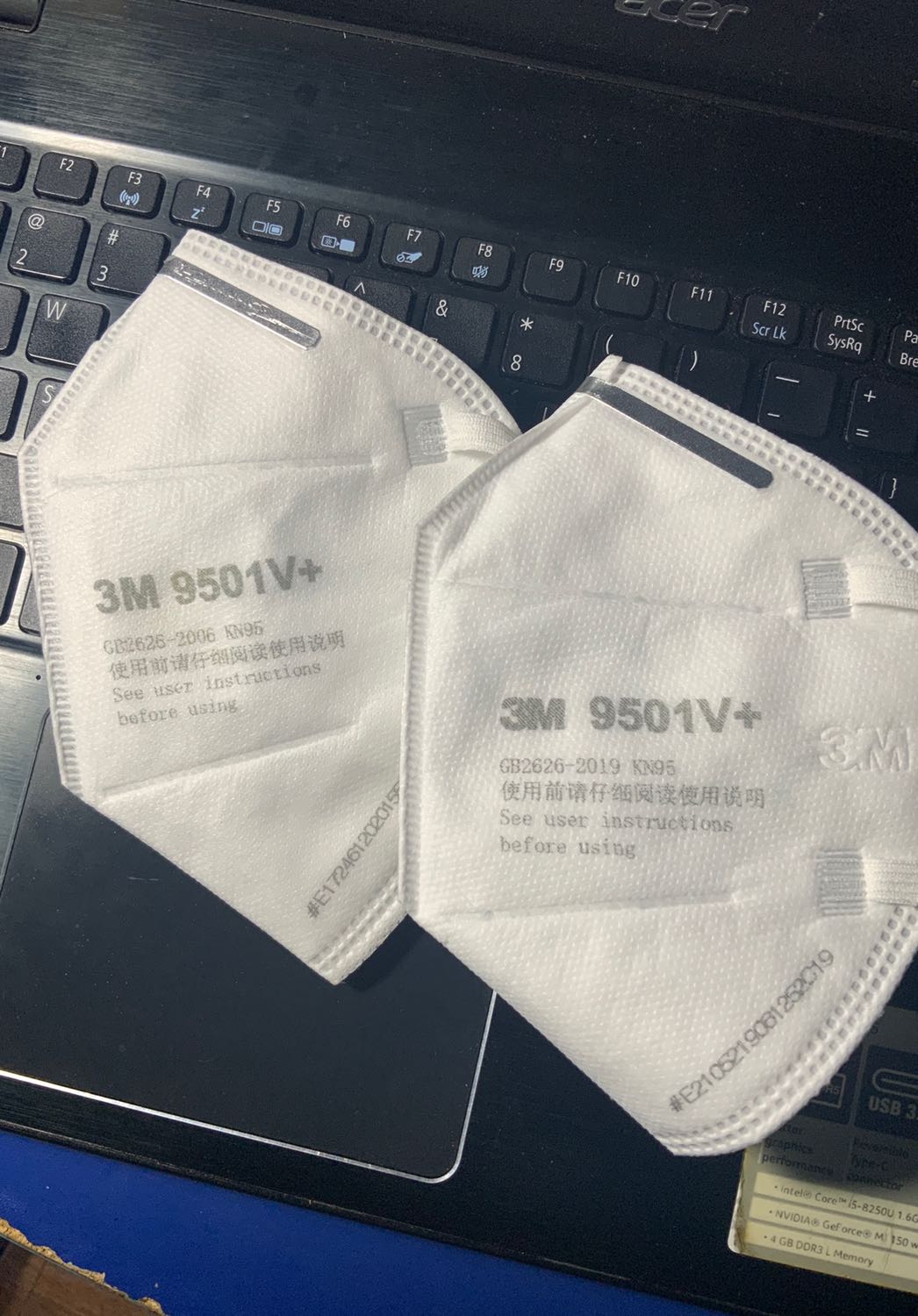 Mua của shop một lần lúc còn bán loại nguyên hộp, lần này mua khẩu trang có nhiều điểm khác với lần trước tuy cùng loại. Nhưng khẩu trang giống đặc điểm mô tả hàng chính hãng, tin tưởng shop nên cho 5 sao