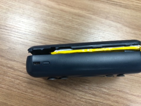 Vừa mới khui hộp cắm sạc thì thấy điện ko vào. Giờ pin bị phù đội nắp lên luôn quá bức xúc