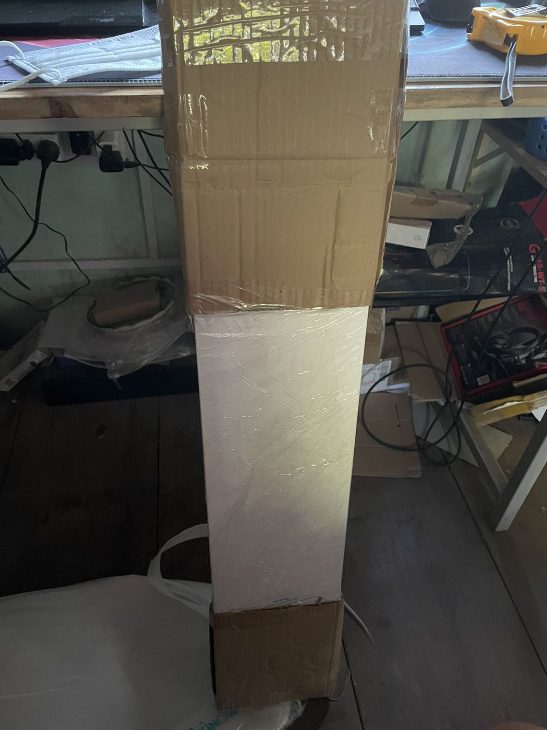 Sản phẩm ok đóng gói chắc chắn tận mấy lớp bọc ko sứt mẻ xíu nào luôn bao bền chắc