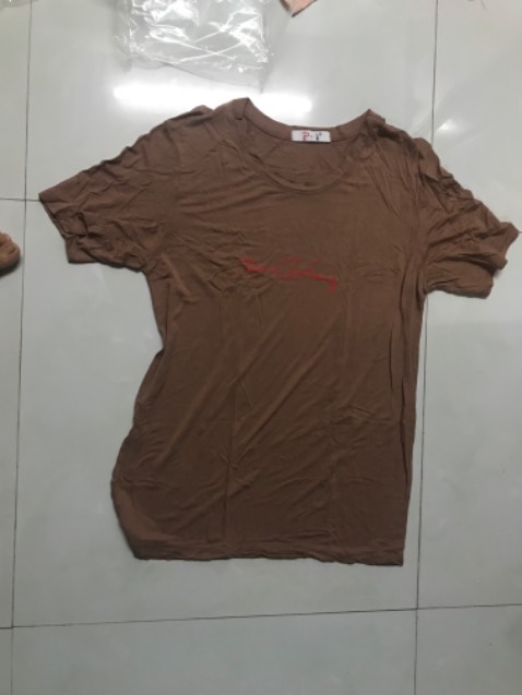 Hàng k hề giống shop mô tả. Shop làm ăn k uy tính giống kiểu treo đầu dê bán thịt ***. Hình bên dưới là toàn bộ sp mình mua trong đơn hàng.