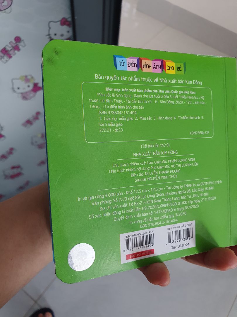 Không hài lòng: Đóng gói ko đảm bảo, sách nhìn cũ, dơ, gáy sách trầy ...