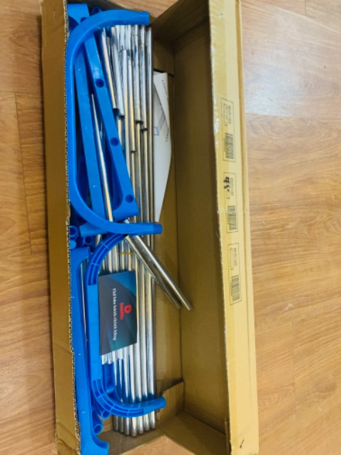 Đã mua cái này cái thứ 2. Cái mới nàu xanh dương để tầng 2, cái cũ để tầng 1 của nhà. Nhận thấy khá bền, ống kẽm chắc chắn. Sơ đồ dễ lắp ráp, nhiều bên bÁn 3-5-7 tầng, mình chọn 5 tầng vì để vừa vặn, 7 tầng cao quá sẽ hơi chông chênh. Chất liệu ống kẽm, nhựa thanh chắc chắn. Và dẻo, an toàn khi sử dụng