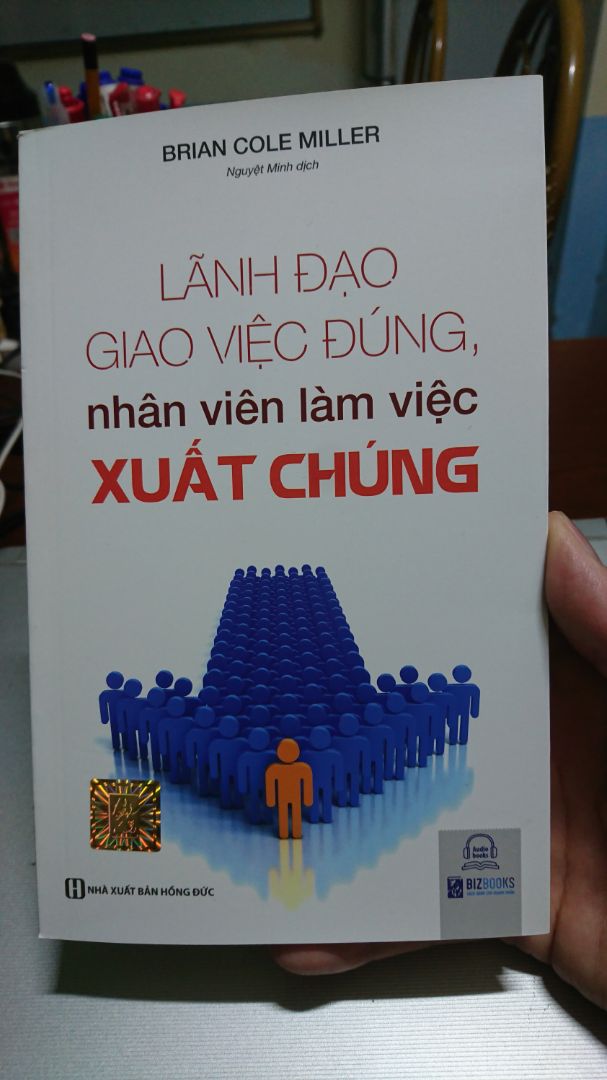 Tiki bọc sách cẩn thận, giao hàng tốt, khi nhận sách không bị quăn mép, sách mới và rất ý nghĩa!