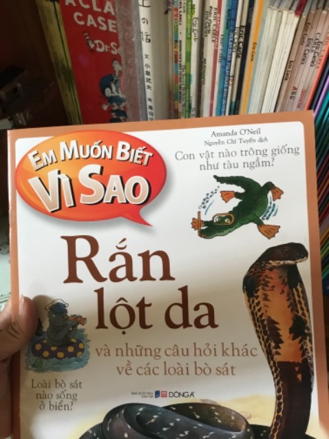 Sách khổ to, tranh màu sắc nét,cách giải thích dễ hiểu đối với bé
Thậm chí rất nhiều câu hỏi bé hay đặt ra cho ba mẹ đều có thể được giải đáp qua bộ sách này
Mình mua đợt giảm giá nên tranh thủ ôm cả bộ về luôn
Thật sự rất hài lòng về sách, cách đóng gói và giao hàng nhanh chóng của tiki
