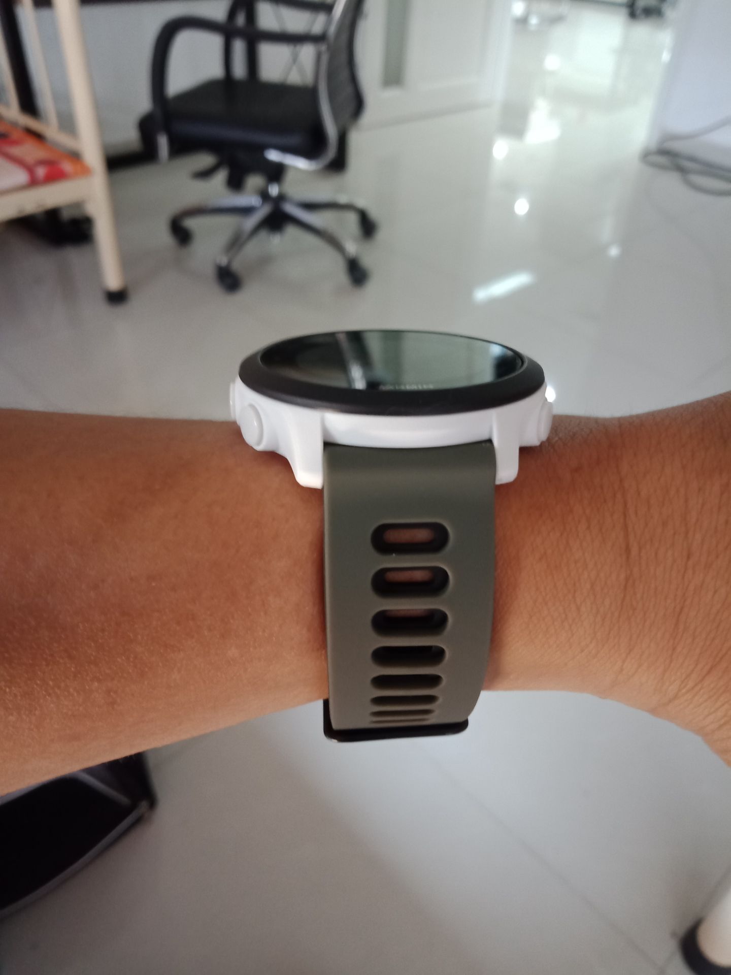 Dây đeo mềm, dẻo, có 2 vòng cố định chắc chắn.