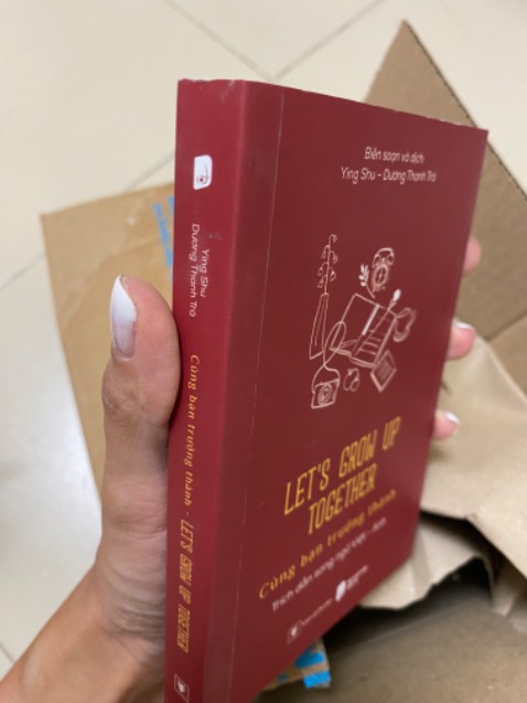 Nội dung vừa cầm lên được đã thấy rất thích rồi nè, đặt buổi trưa là chiều nhận được ngay, gói kỹ giao nhanh, nhưng sách khá bụi và hơi nhăn nhăn ở góc chút xíu, nhưng giá giảm hơn so với niêm yết mà còn freeship now2h là quá OK ạ. Anh shipper nhiệt tình thân thiện, Thanks all