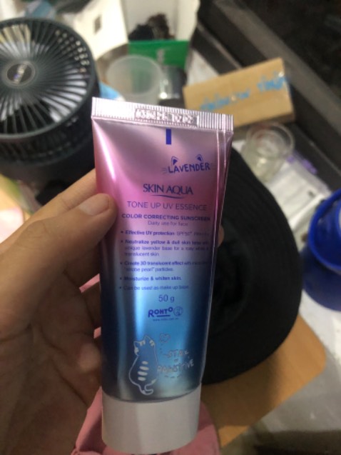 Giao hàng siêu nhanh dù kho ở HCM, mình ở HN, shipper thân thiện dù trời đen nghịt sắp mưa.
Sản phẩm mình đã *** qua thì ok, ko bị nặng hay bí da mặt, mùi dịu nhẹ, hàng chính hãng. Giao hàng siêu nhanh dù kho ở HCM, mình ở HN, shipper thân thiện dù trời đen nghịt sắp mưa.
Sản phẩm mình đã *** qua thì ok, ko bị nặng hay bí da mặt, mùi dịu nhẹ, hàng chính hãng.