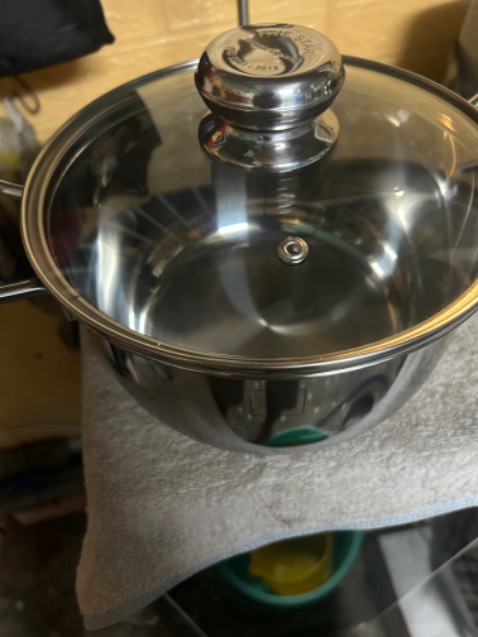 Mẫu mình đặt đâu phải mẫu nắp nút này. 
Sao shop bán hàng *** vậy shop.
Làm ăn uy tín chứ