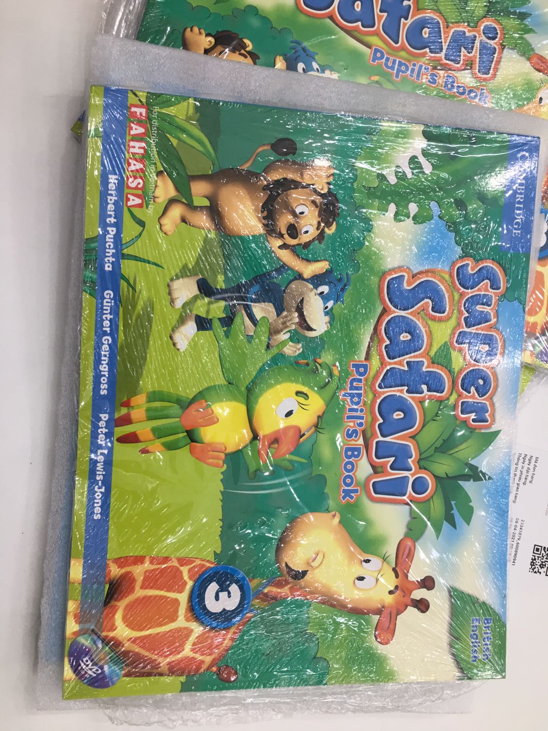 Gói hàng cẩn thận, đẹp và chắc chắn. Giao hàng cũng khá nhanh và hài lòng với sản phẩm Gói hàng cẩn thận, đẹp và chắc chắn. Giao hàng cũng khá nhanh và hài lòng với sản phẩm