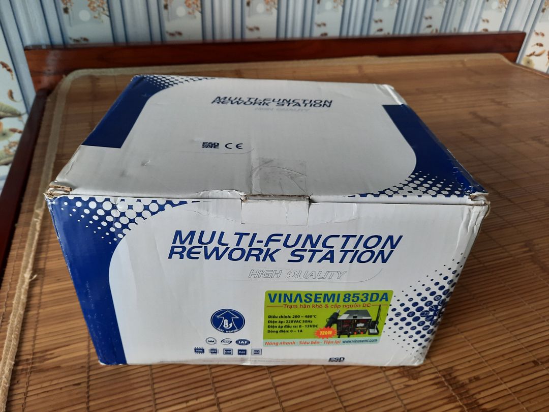 sản phẩm không tốt gây ra tiếng ồn lớn khi hoạt động và không ngắt khò khi đặt tay khò lên giá đỡ