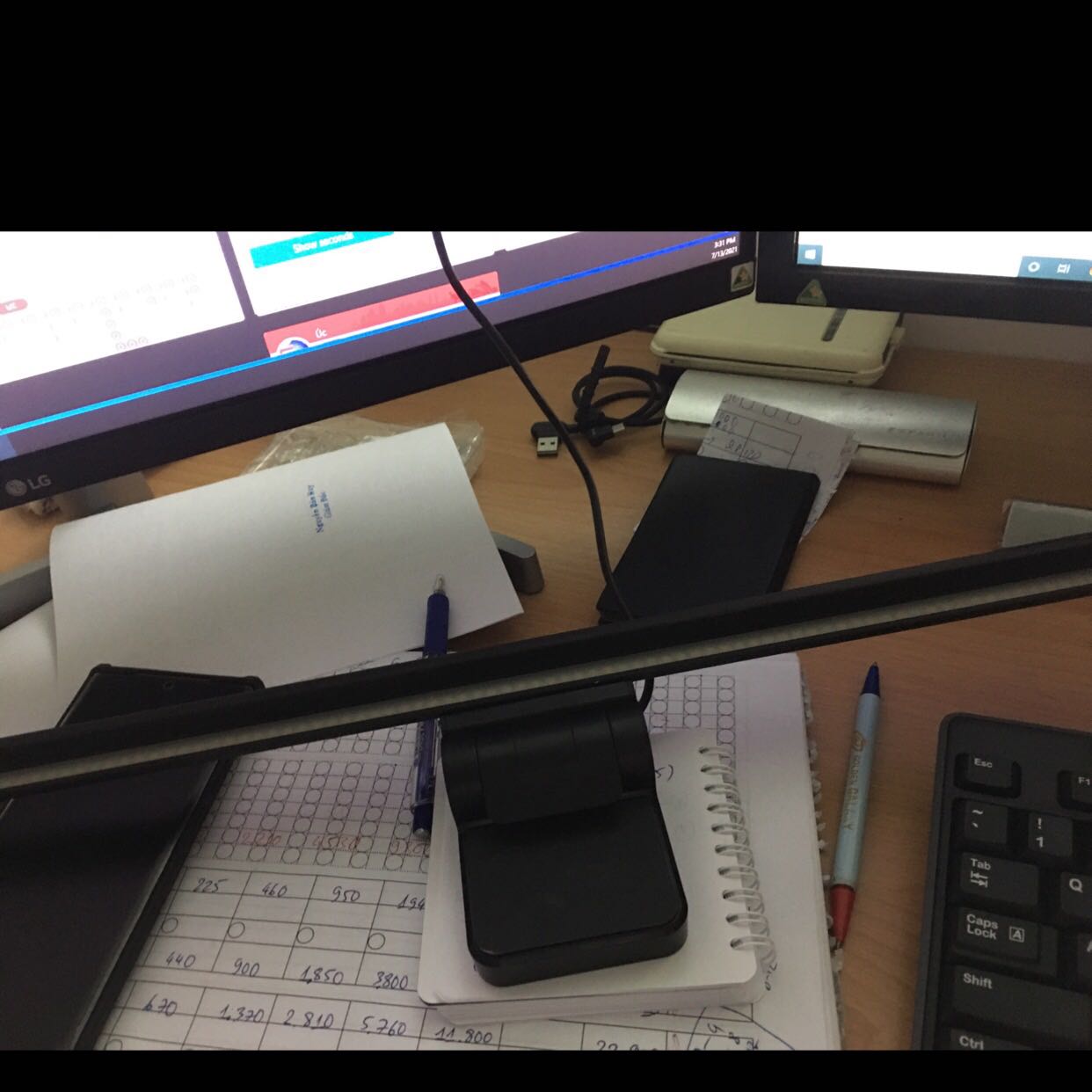 Quá tệ

Vừa nhận hàng từ Tiki xong

Làm theo chỉ dẫn, gắn nguồn vào Usb máy tính

Bấm nút ON thì đèn chớp như đèn Flash máy ảnh. Hoàn toàn không đúng chức năng

Mình mua Đèn Bình thường, gắn cho màn hình máy tính, không phải mua Đèn Flash máy ảnh.

Tiki làm ơn xử ký dùm. Nên kiểm tra sản phẩm trước khi gởi cho khách

Mình có quay Video mà sao không upload lên được???

Sản phẩm quá tệ