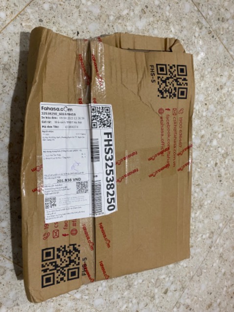 Hàng đóng gói rất kệ, giao hàng thì chậm trễ, liên hệ tiki tệ minh chưa nhận thì đổ lỗi bên bán, lúc trc mình thích mua bên này do giao nhanh nhưng jo thì mình từ chối