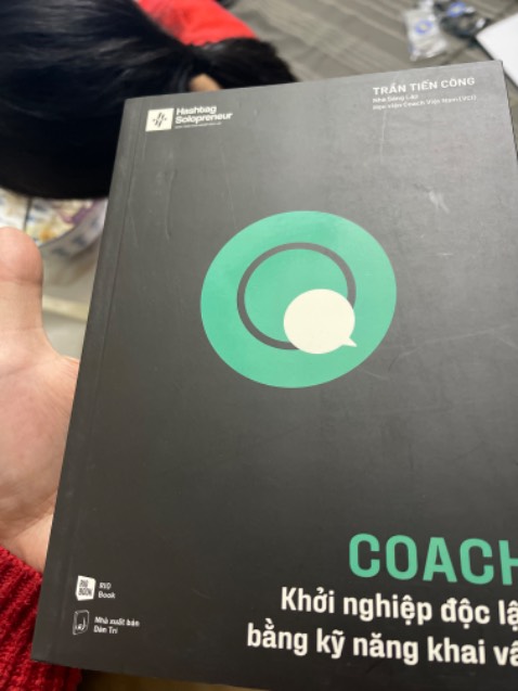 Bìa sách xây xước 2 mặt :(