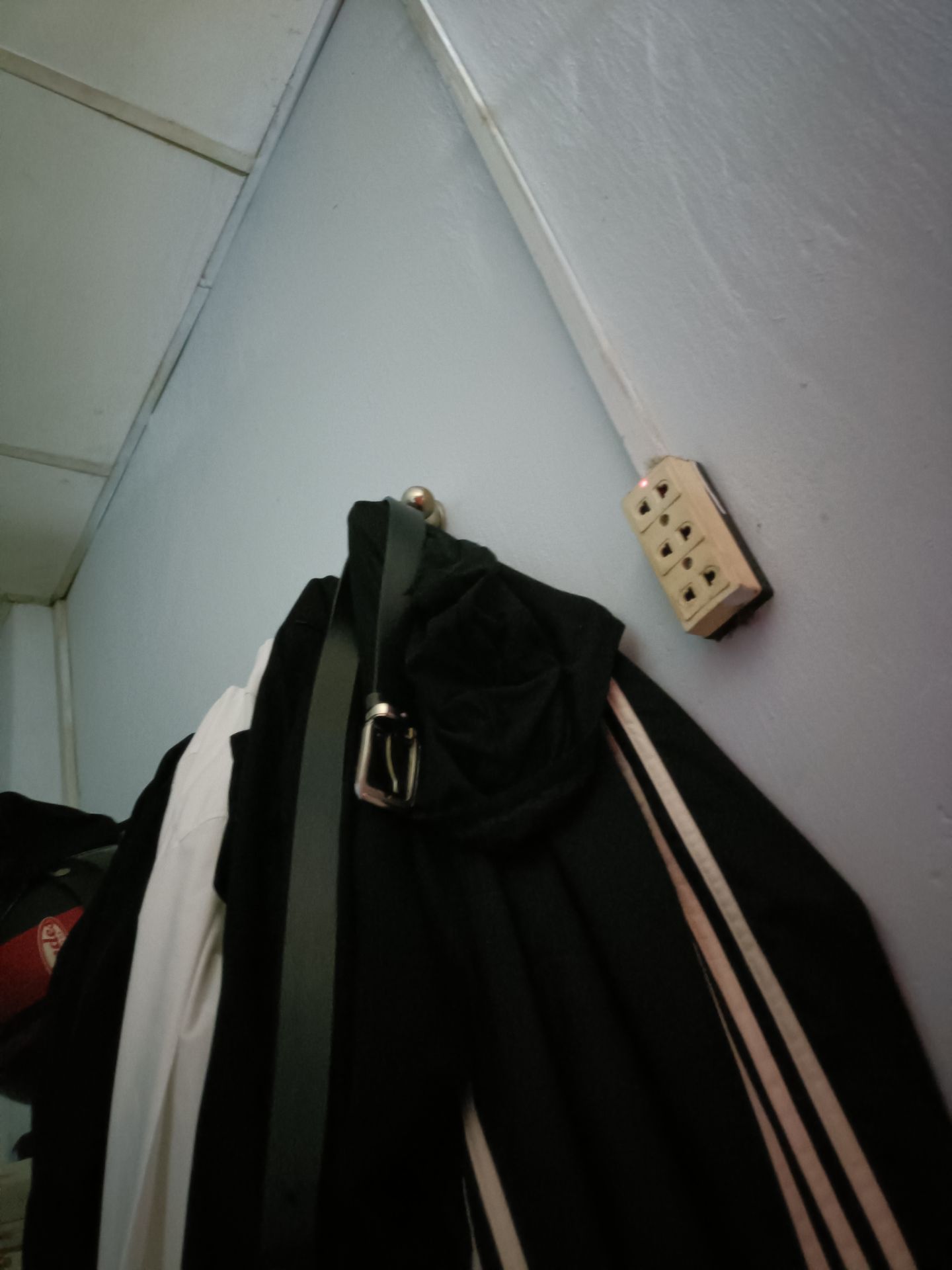 hàng chất lượng tốt đáng đồng tiền nha mọi người dán lên rất chắc chắn