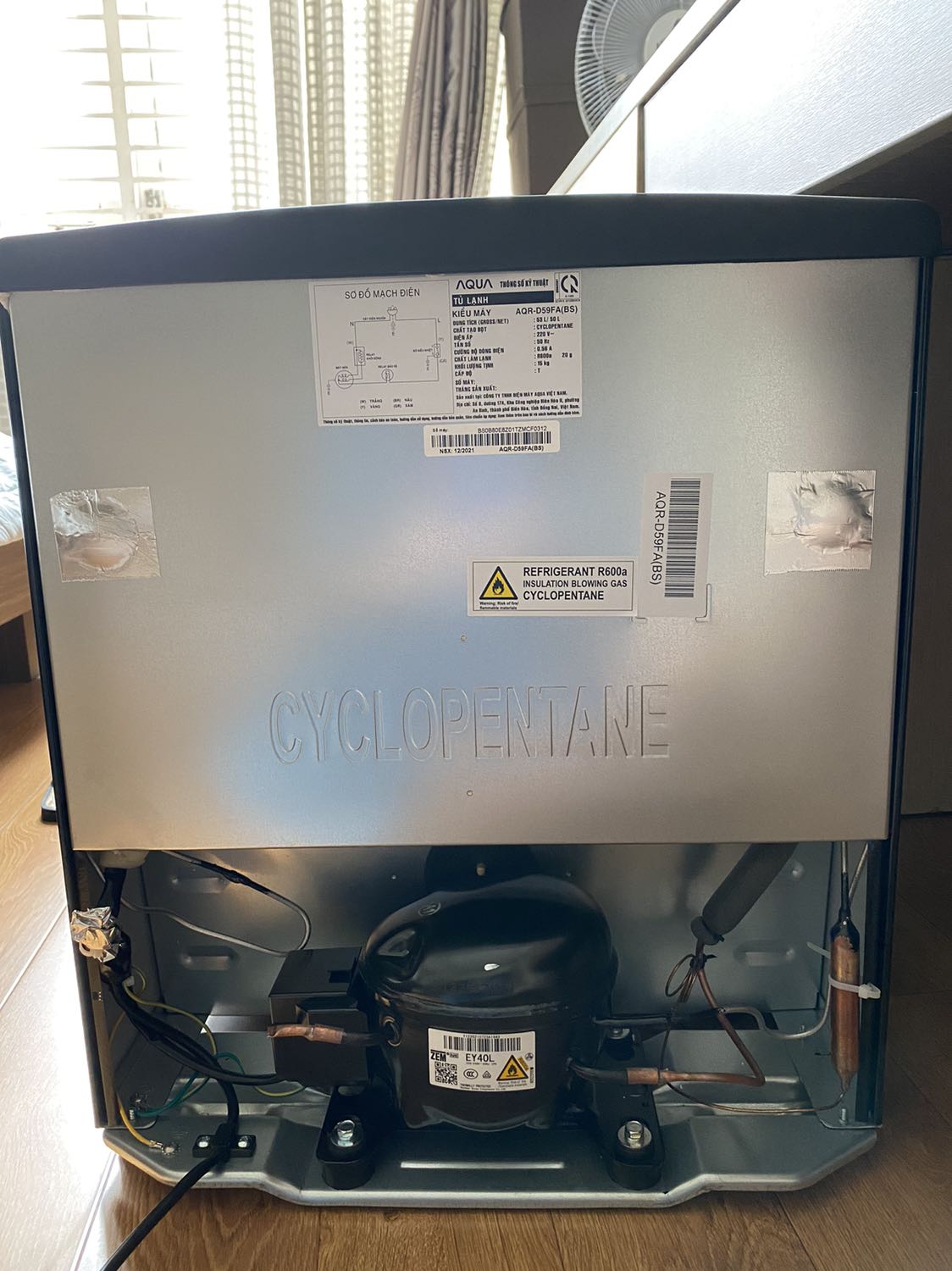 Máy chạy khá ổn sau 1 tháng dùng, đủ lạnh, ít đóng tuyết sau 1 tháng. Tiki giao hàng siêu nhanh