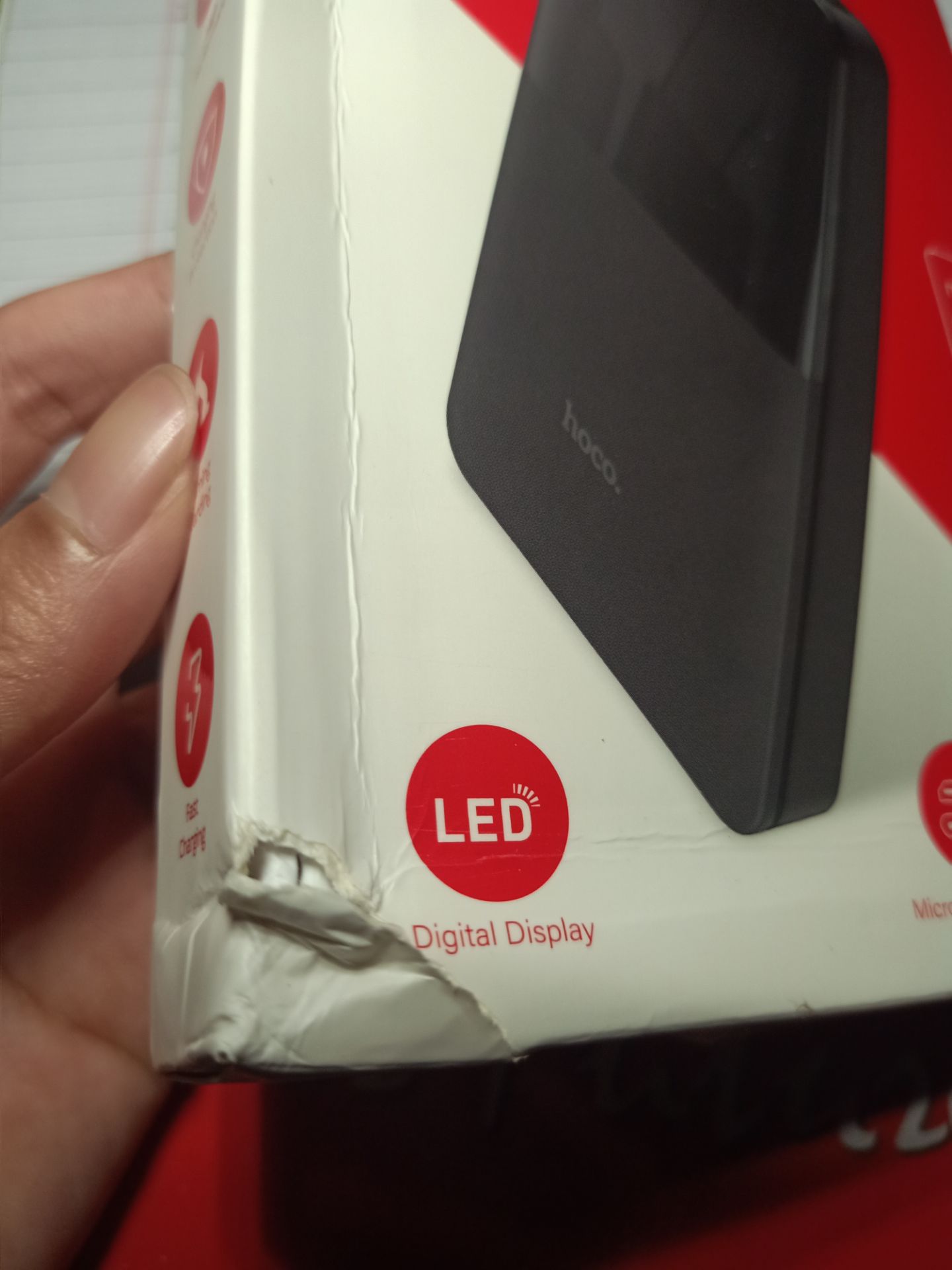 Sản phẩm vừa giao, chưa xài nên vẫn chưa biết sao, nhưng hộp thì lại bị móp và rách, trong khi mình vừa mới khui hộp luôn (có thể là do bên tiki)