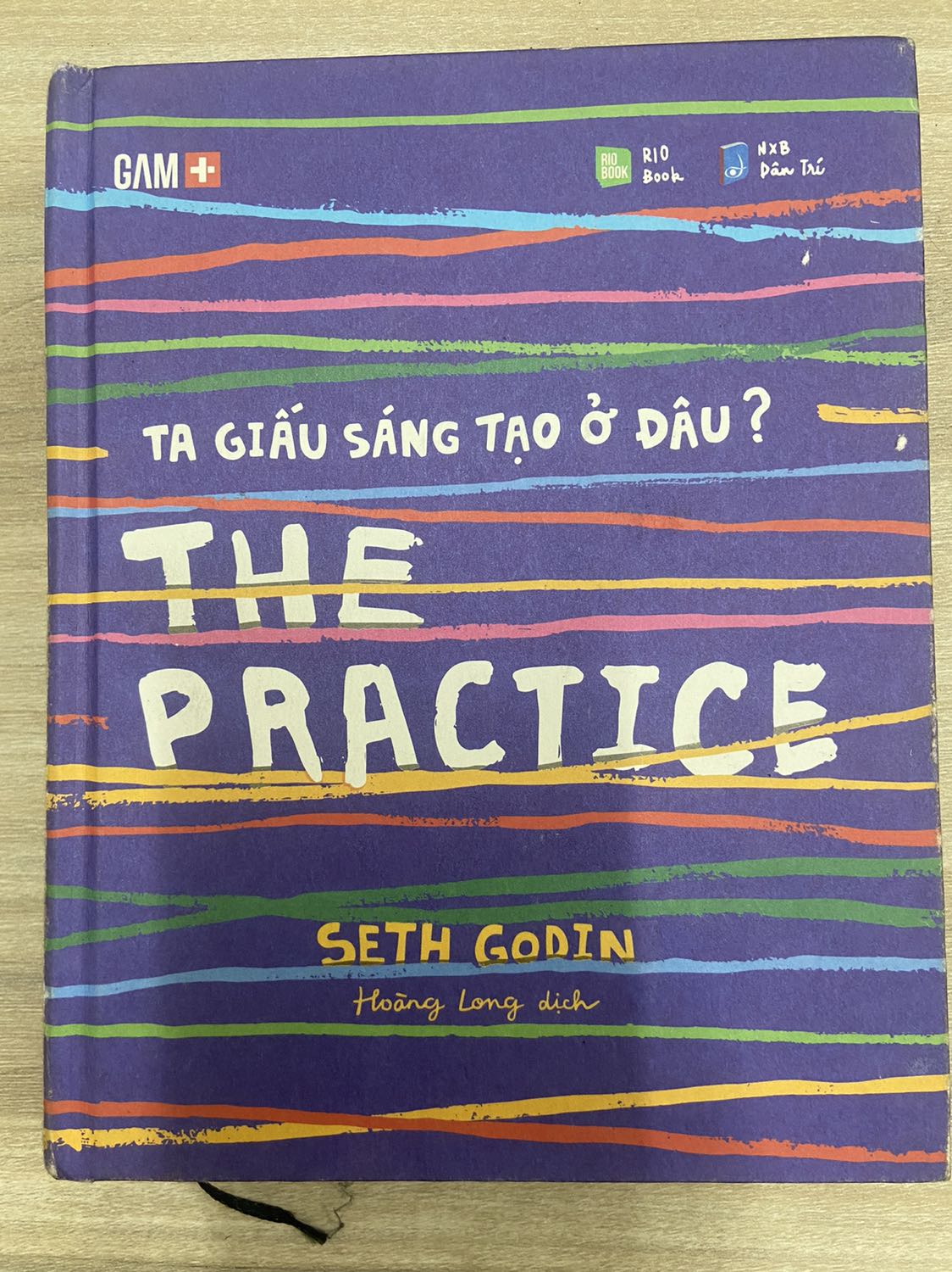 Sách được biên tập khá đẹp mắt. Cuốn này dành cho những bạn làm công việc sáng tạo: sáng tạo nội dung, thiết kế, dựng video, mỹ thuật, vẽ, kiến trúc…. Sách nói về công việc sáng tạo và làm thế nào ta có thể tìm thấy nó, sáng tạo không phải từ cảm hứng may rủi mà được tìm thấy trong quá trình rèn luyện, thực hành, hiệu chỉnh. Quá trình tốt sẽ dẫn đến kết quả tốt!