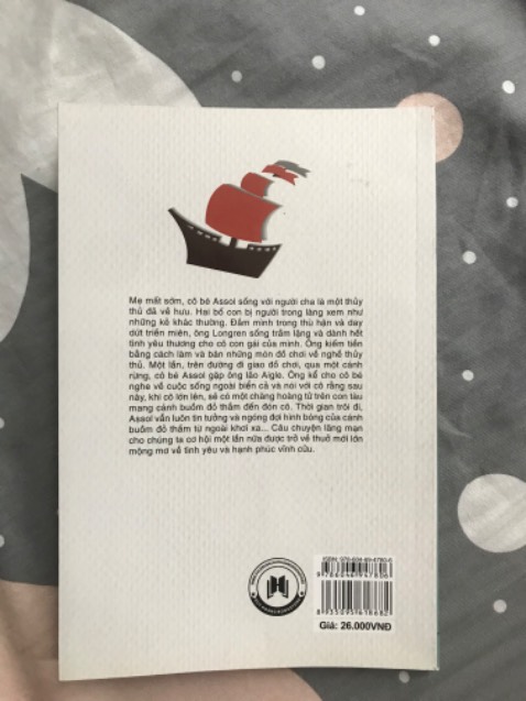 Sách bọc rất cẩn thận, chữ rõ nét, in ấn tương đối rõ