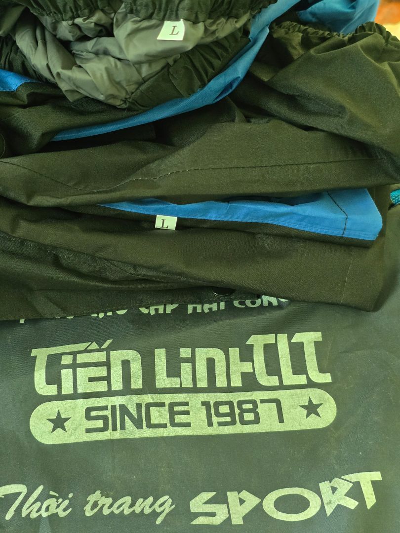 Mình đặt mua XXL giao L. Bó tay.