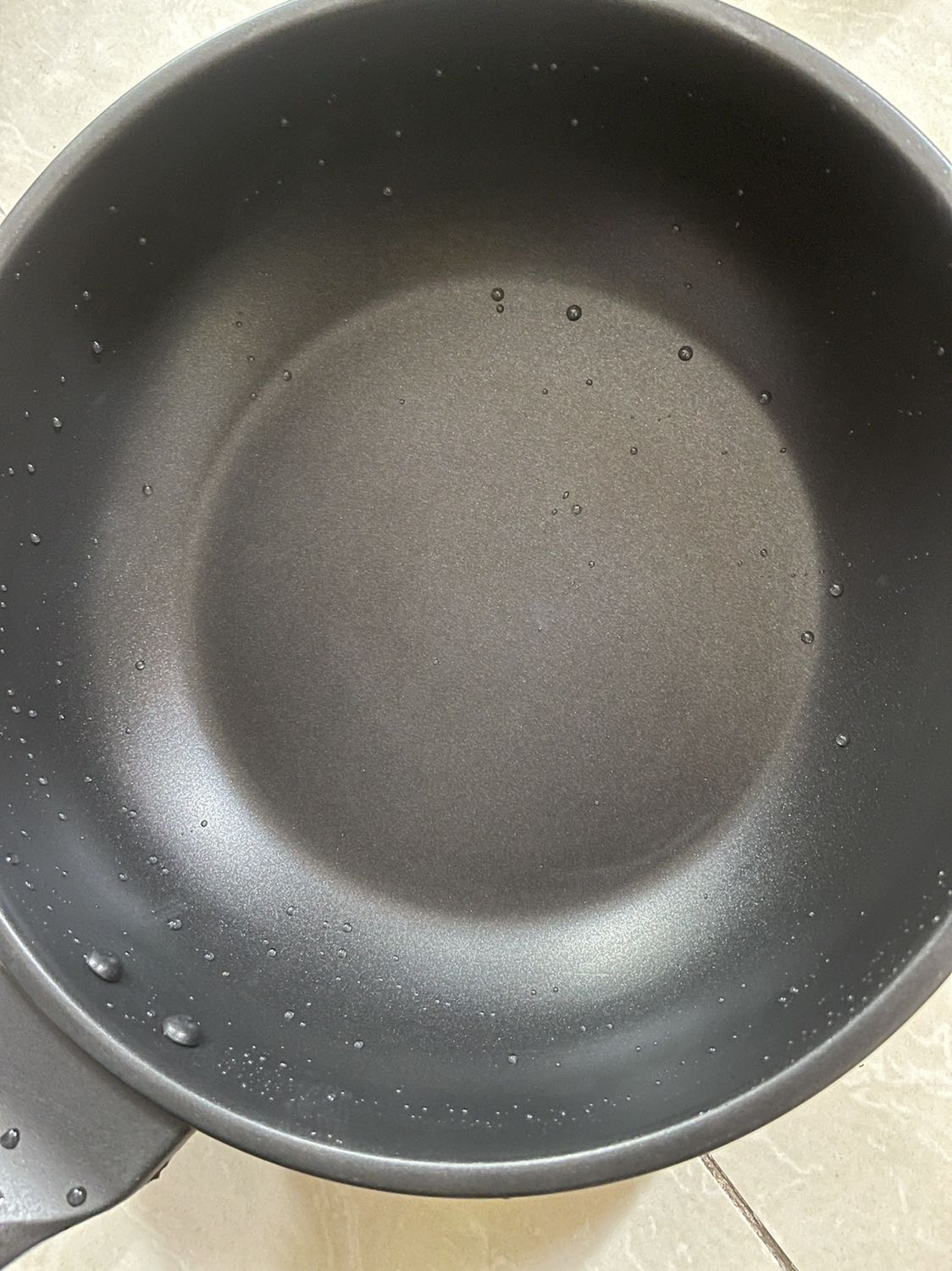 Chảo đẹp và to, làm bằng inox nên thích hợp với bếp hồng ngoại nhà mình, cảm ơn shop ?