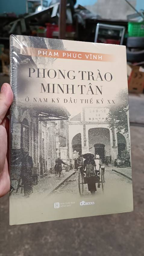 Bao bì cẩn thận, nhiều thông tin lịch sử giá trị. Shop uy tín.
